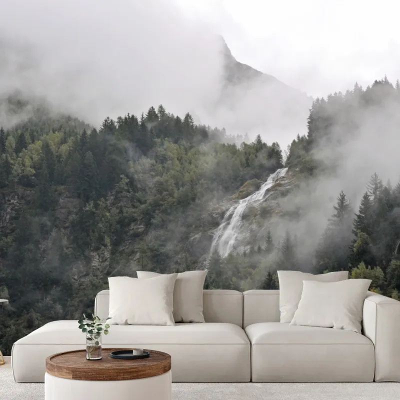 Fototapeta mglisty wodospad w górskim lesie