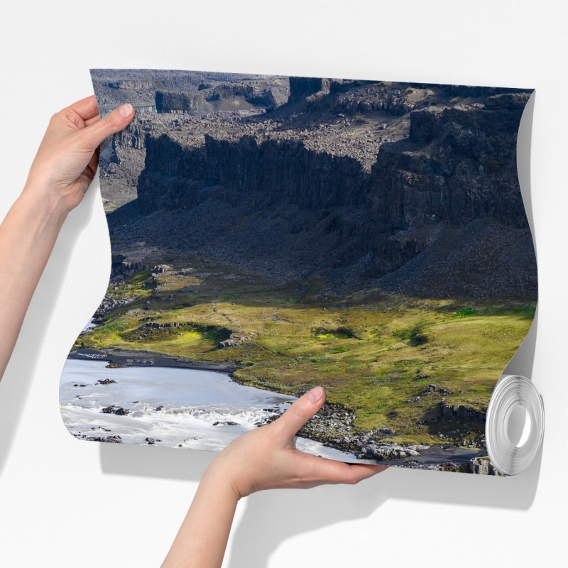 Fototapeta majestatyczny wodospad w islandzkim kanionie – Wallissimo® Fototapeta majestatyczny wodospad w islandzkim kanionie – Wallissimo®