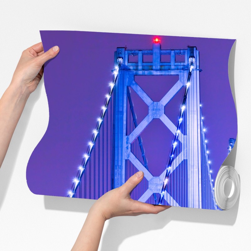 Fototapeta oświetlony most wiszący i panorama miasta nocą – Wallissimo® Fototapeta oświetlony most wiszący i panorama miasta nocą – Wallissimo®