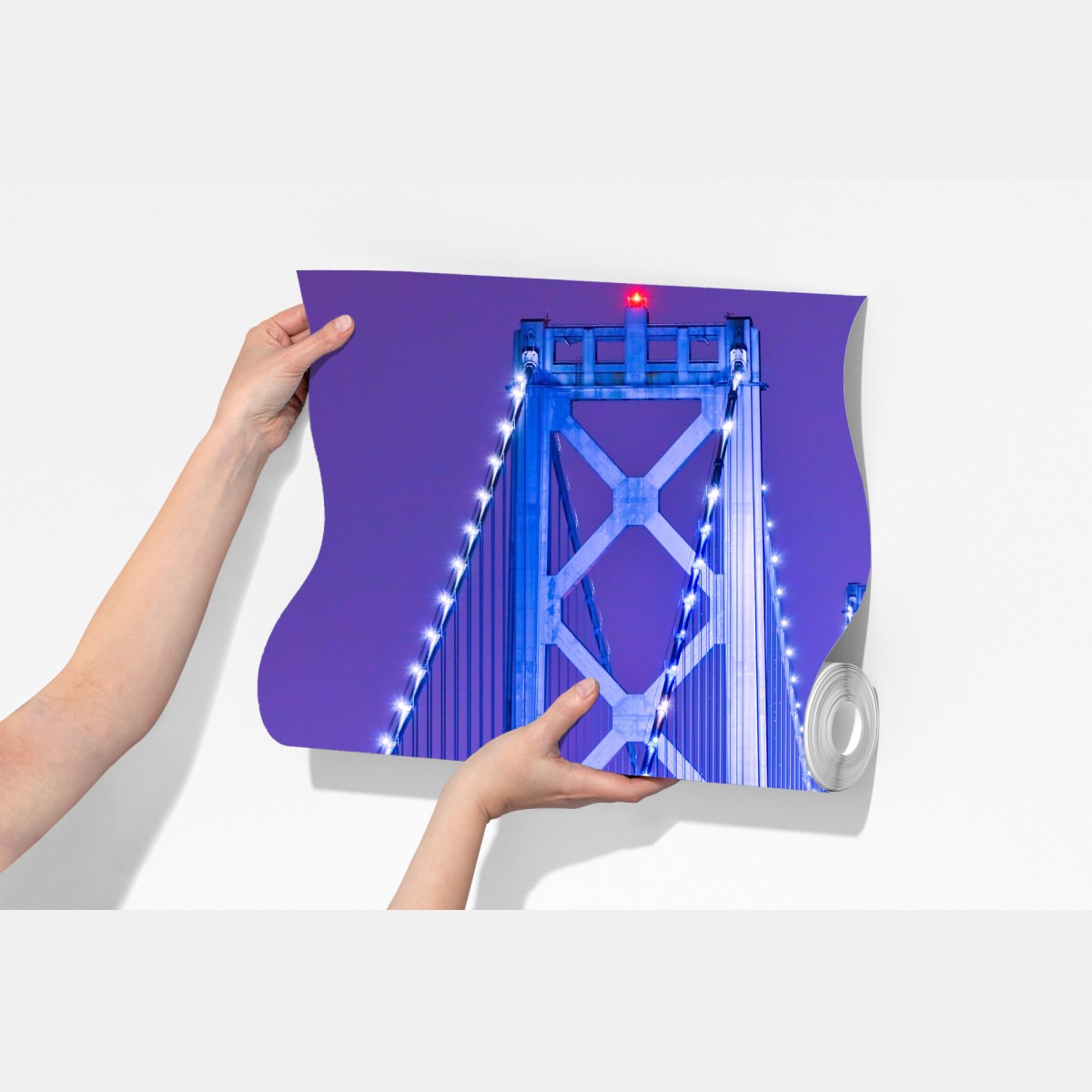 Fototapeta oświetlony most wiszący i panorama miasta nocą – Wallissimo® Fototapeta oświetlony most wiszący i panorama miasta nocą – Wallissimo®