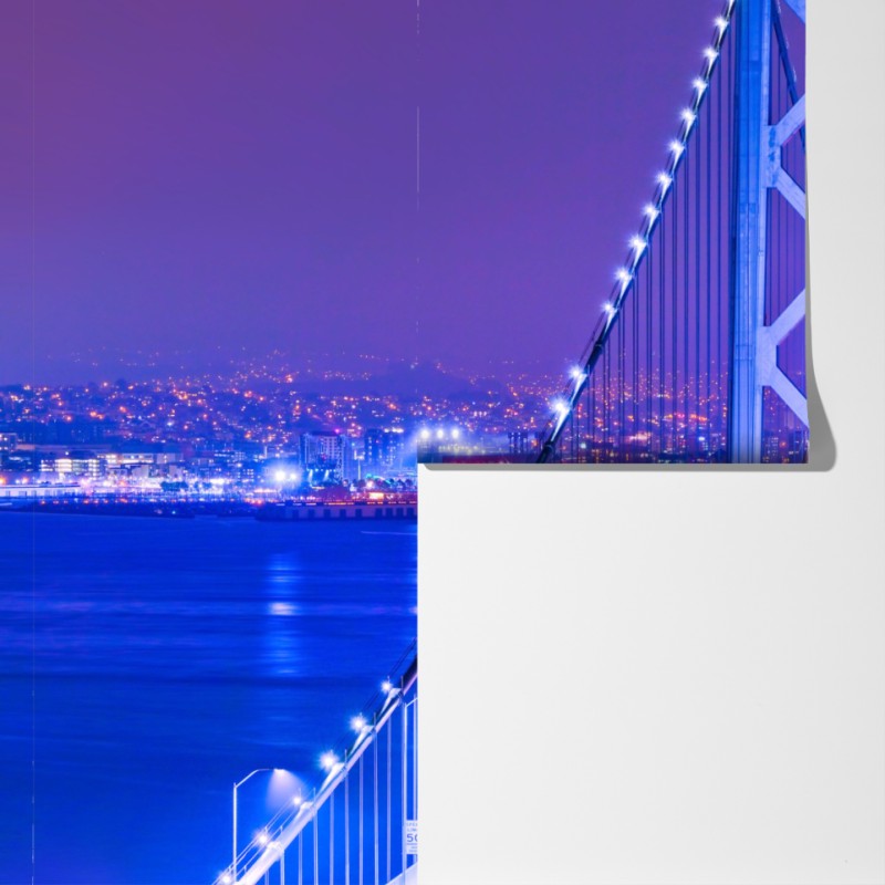 Fototapeta oświetlony most wiszący i panorama miasta nocą – Wallissimo® Fototapeta oświetlony most wiszący i panorama miasta nocą – Wallissimo®