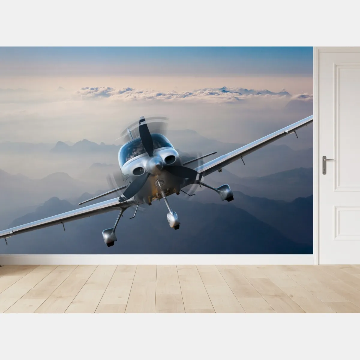 Fototapeta srebrny samolot śmigłowy nad mglistymi górami – Wallissimo® Fototapeta srebrny samolot śmigłowy nad mglistymi górami – Wallissimo®