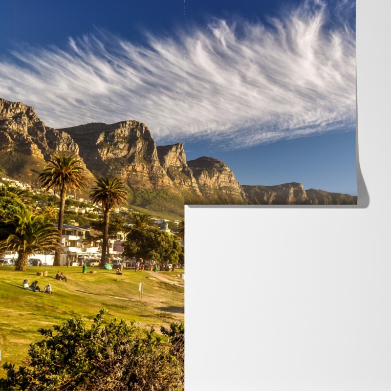 Fototapeta słoneczna plaża z górskim tłem – Wallissimo® Fototapeta słoneczna plaża z górskim tłem – Wallissimo®