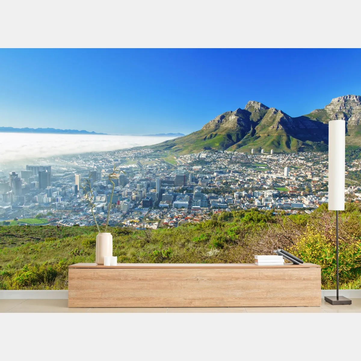 Fototapeta miejska panorama z górami i błękitnym niebem – Wallissimo® Fototapeta miejska panorama z górami i błękitnym niebem – Wallissimo®