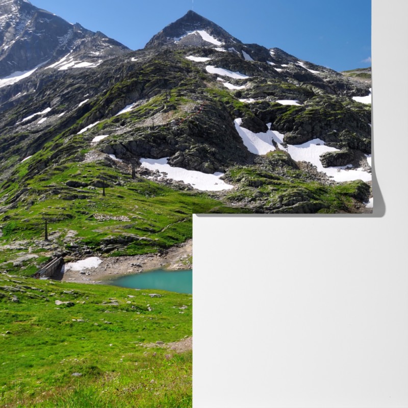 Fototapeta alpejskie jezioro z turkusową wodą i górami – Wallissimo® Fototapeta alpejskie jezioro z turkusową wodą i górami – Wallissimo®