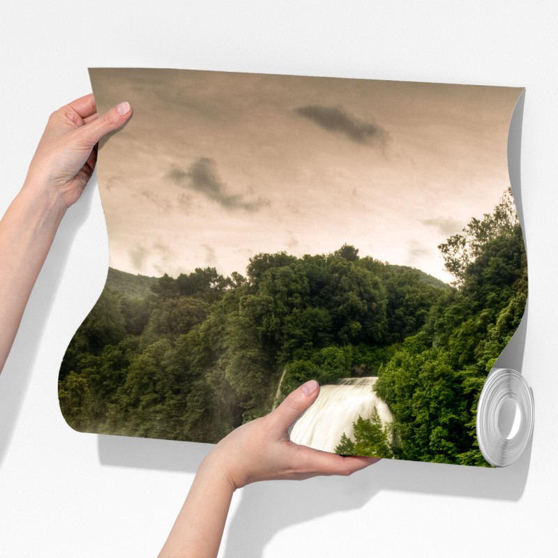 Fototapeta wodospad Marmore w Umbrii: mglista zieleń – Wallissimo® Fototapeta wodospad Marmore w Umbrii: mglista zieleń – Wallissimo®