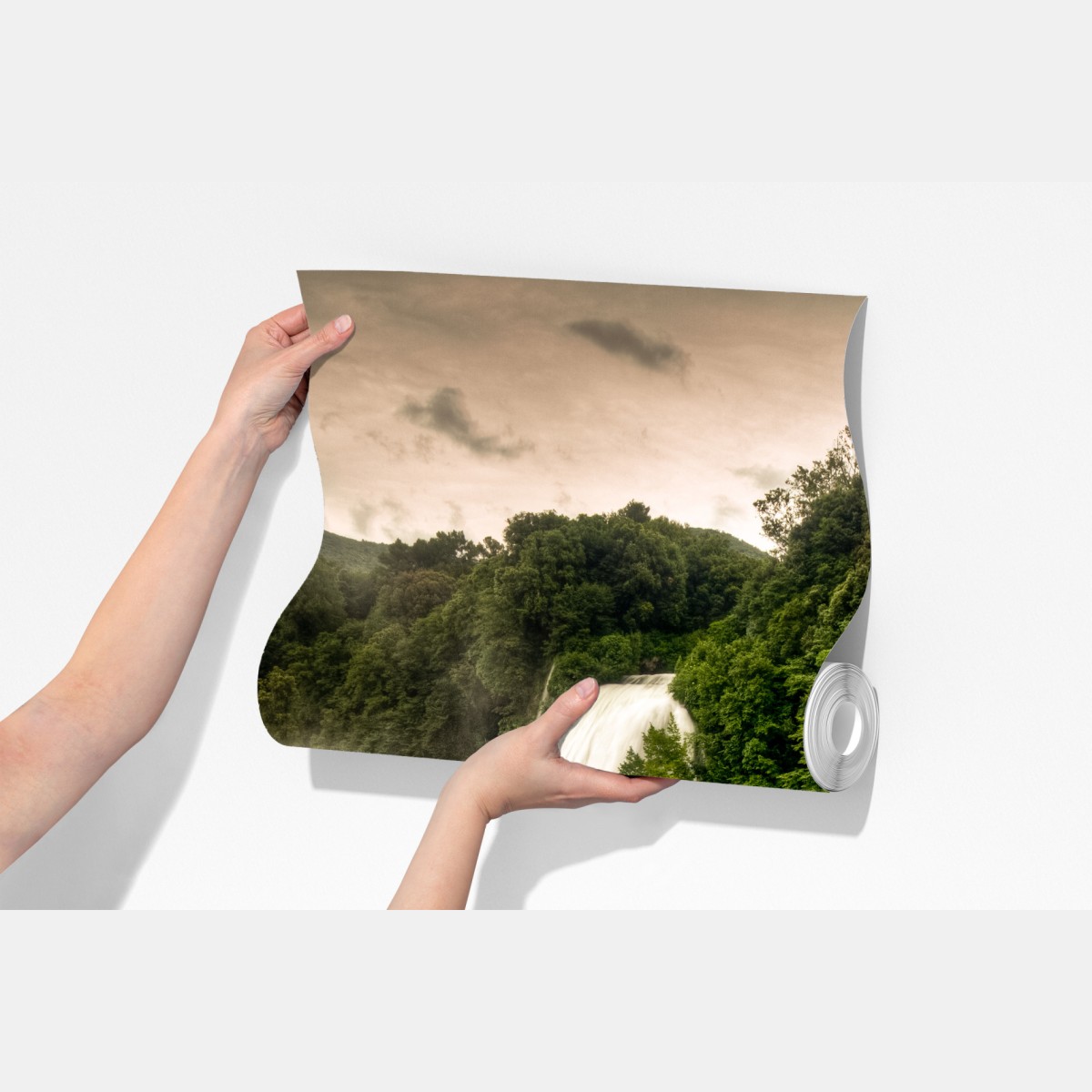 Fototapeta wodospad Marmore w Umbrii: mglista zieleń – Wallissimo® Fototapeta wodospad Marmore w Umbrii: mglista zieleń – Wallissimo®