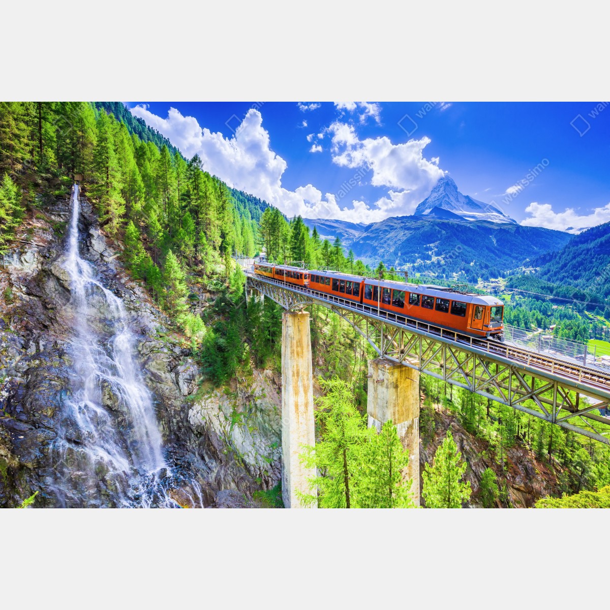 Fototapeta pociąg Gornergrat na alpejskim moście z Matterhornem – Wallissimo® Fototapeta pociąg Gornergrat na alpejskim moście z Matterhornem – Wallissimo®