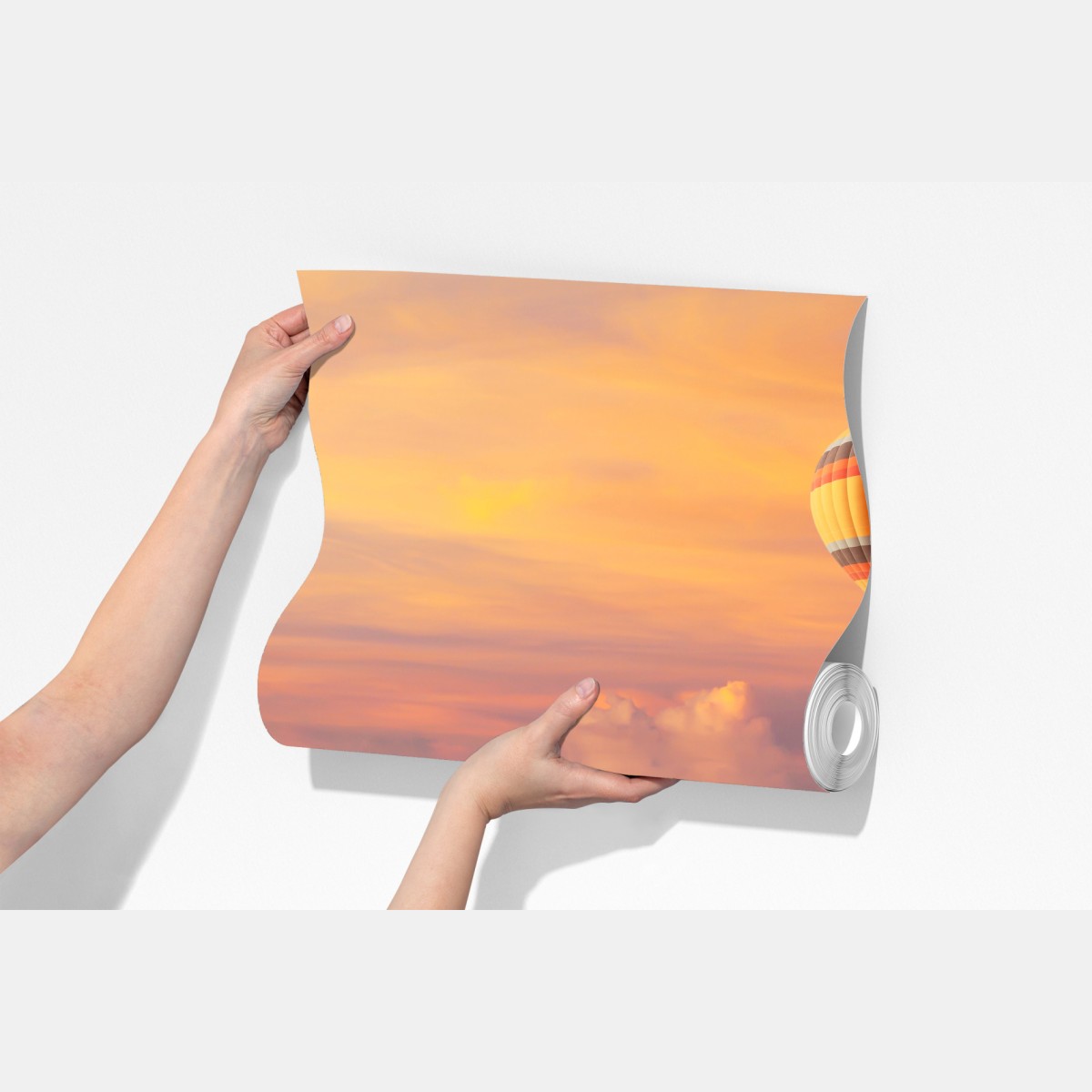 Fototapeta wschodzący balon nad mglistymi górami – Wallissimo® Fototapeta wschodzący balon nad mglistymi górami – Wallissimo®