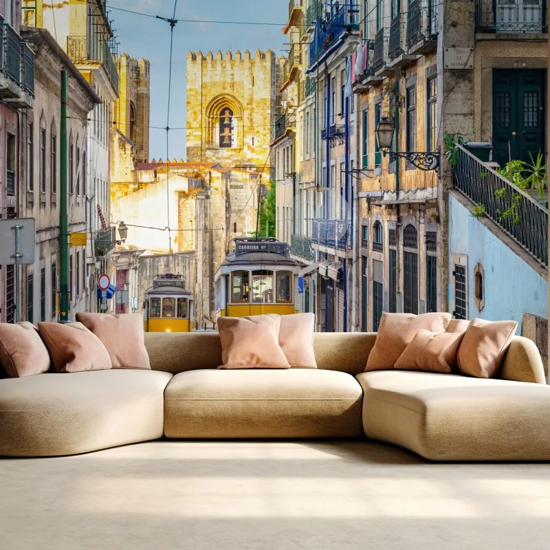 Fototapeta słoneczne tramwaje na zabytkowej ulicy Lizbony