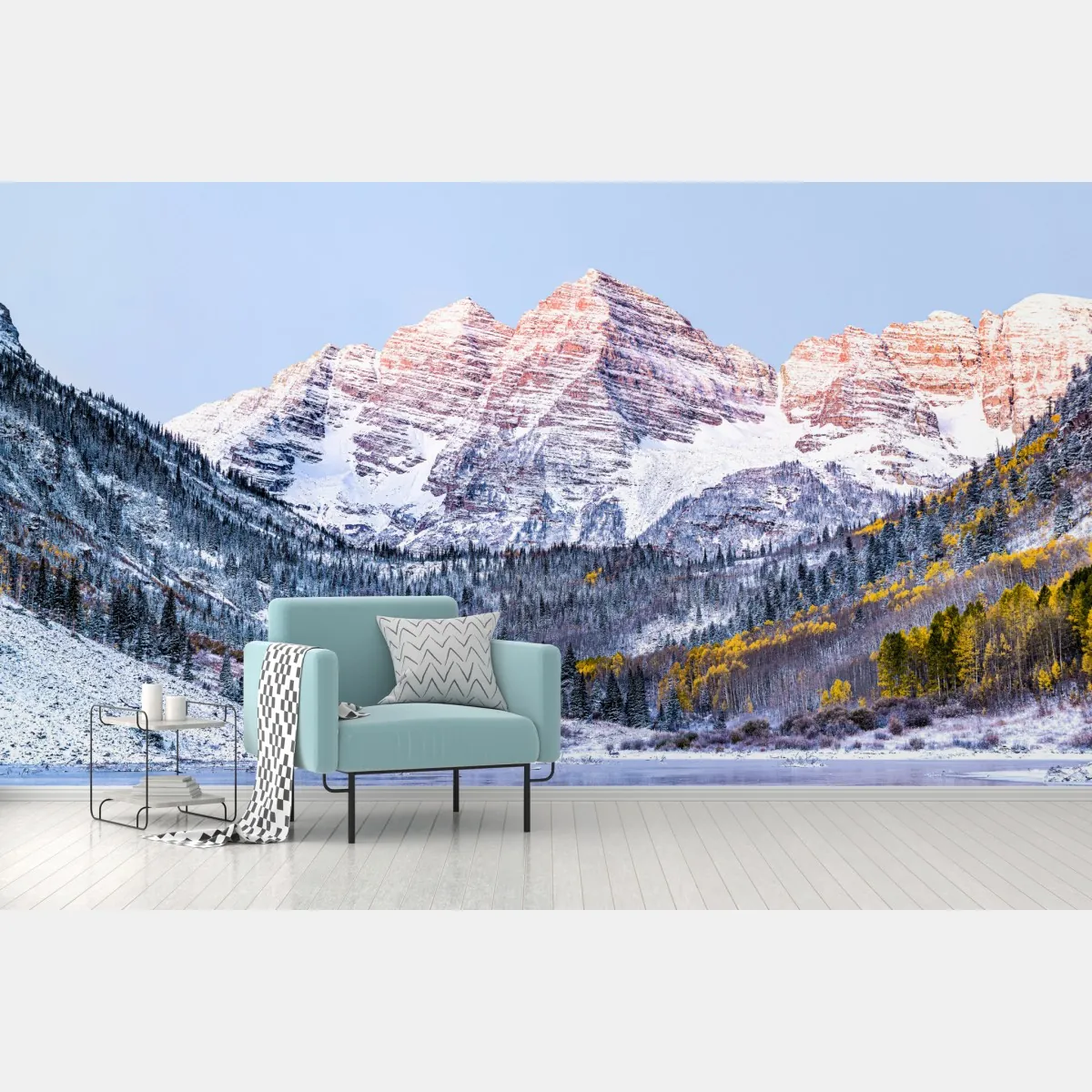 Fototapeta śnieżny poranek w górach nad jeziorem – Wallissimo® Fototapeta śnieżny poranek w górach nad jeziorem – Wallissimo®