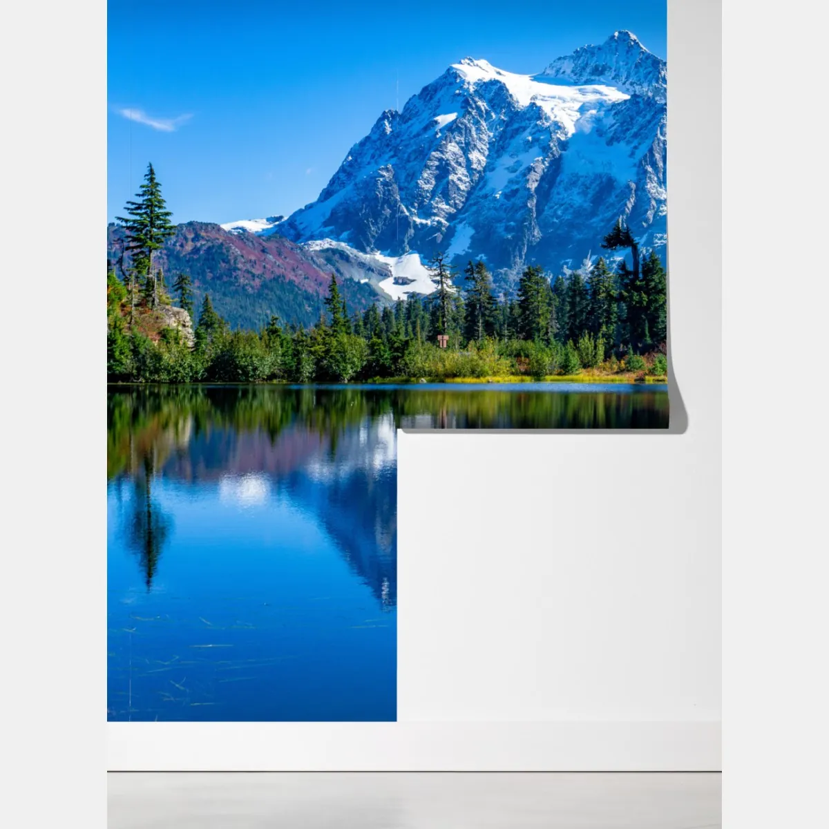 Fototapeta majestatyczne odbicie gór nad jeziorem – Wallissimo® Fototapeta majestatyczne odbicie gór nad jeziorem – Wallissimo®