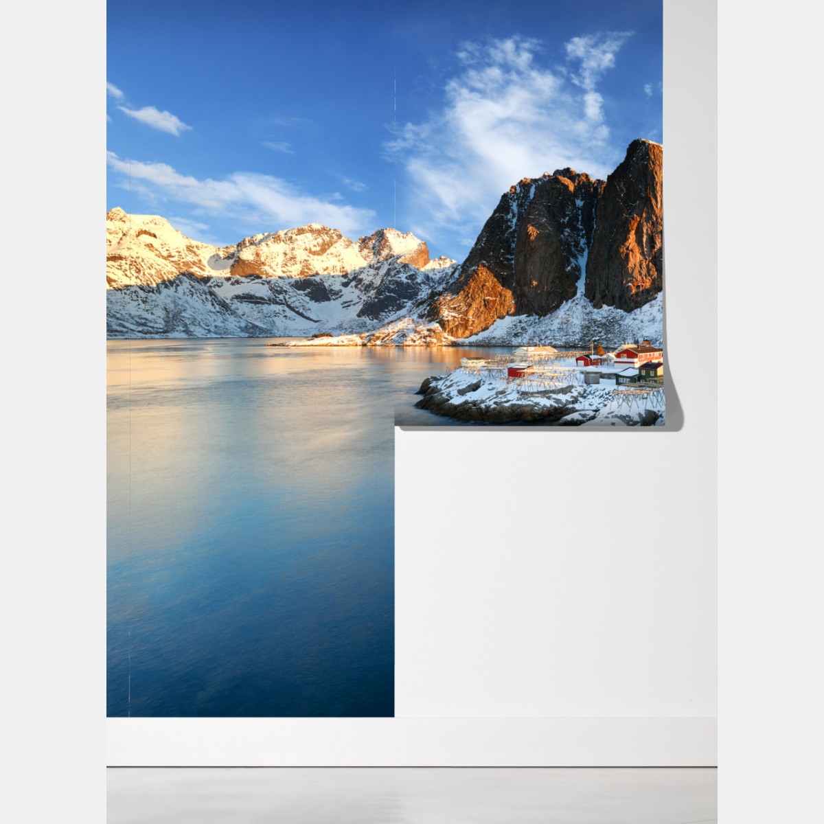 Fototapeta słoneczna wioska Hamnøy nad fiordem – Wallissimo® Fototapeta słoneczna wioska Hamnøy nad fiordem – Wallissimo®