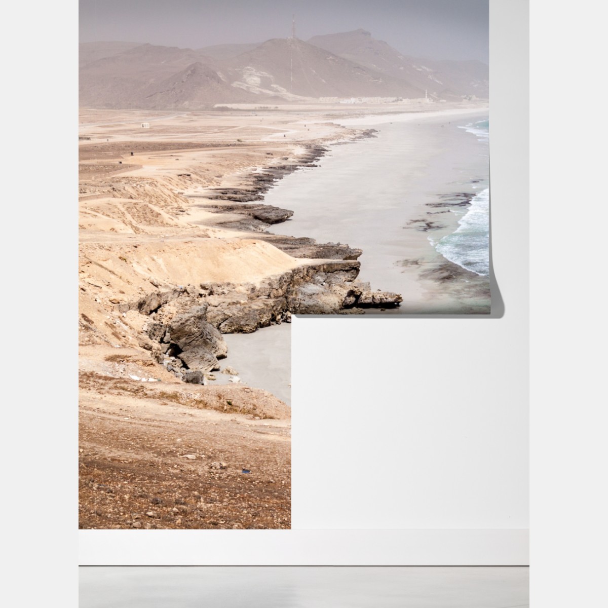 Fototapeta spokojne turkusowe wybrzeże nad pustynnymi klifami – Wallissimo® Fototapeta spokojne turkusowe wybrzeże nad pustynnymi klifami – Wallissimo®