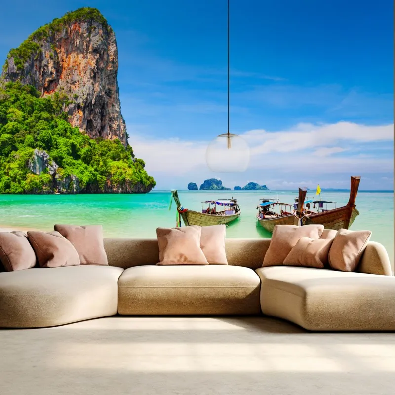 Fototapeta tropikalna plaża z tradycyjnymi łodziami w Tajlandii – Wallissimo® Fototapeta tropikalna plaża z tradycyjnymi łodziami w Tajlandii – Wallissimo®