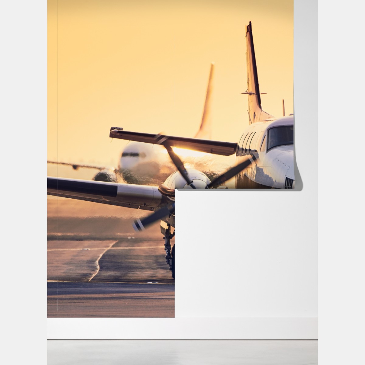 Fototapeta dwusilnikowy turboprop na złotym pasie startowym – Wallissimo® Fototapeta dwusilnikowy turboprop na złotym pasie startowym – Wallissimo®