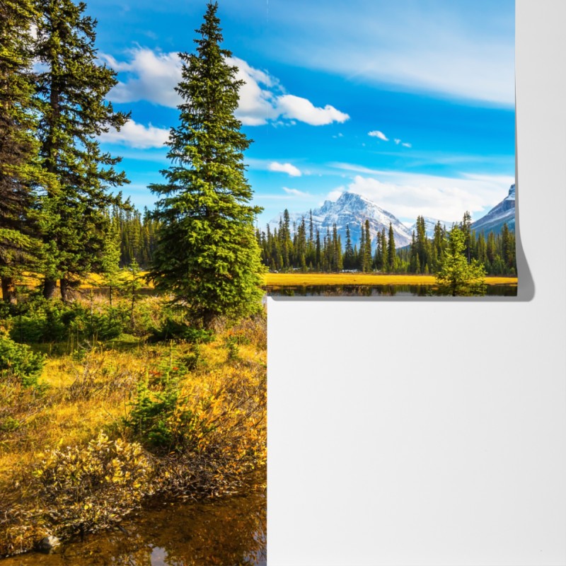 Fototapeta Góry Skaliste nad jeziorem z odbiciem – Wallissimo® Fototapeta Góry Skaliste nad jeziorem z odbiciem – Wallissimo®