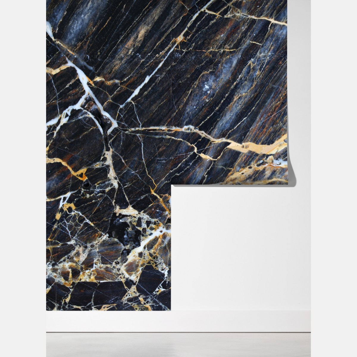 Fototapeta ciemny marmur ze złotymi i kremowymi żyłami – Wallissimo® Fototapeta ciemny marmur ze złotymi i kremowymi żyłami – Wallissimo®