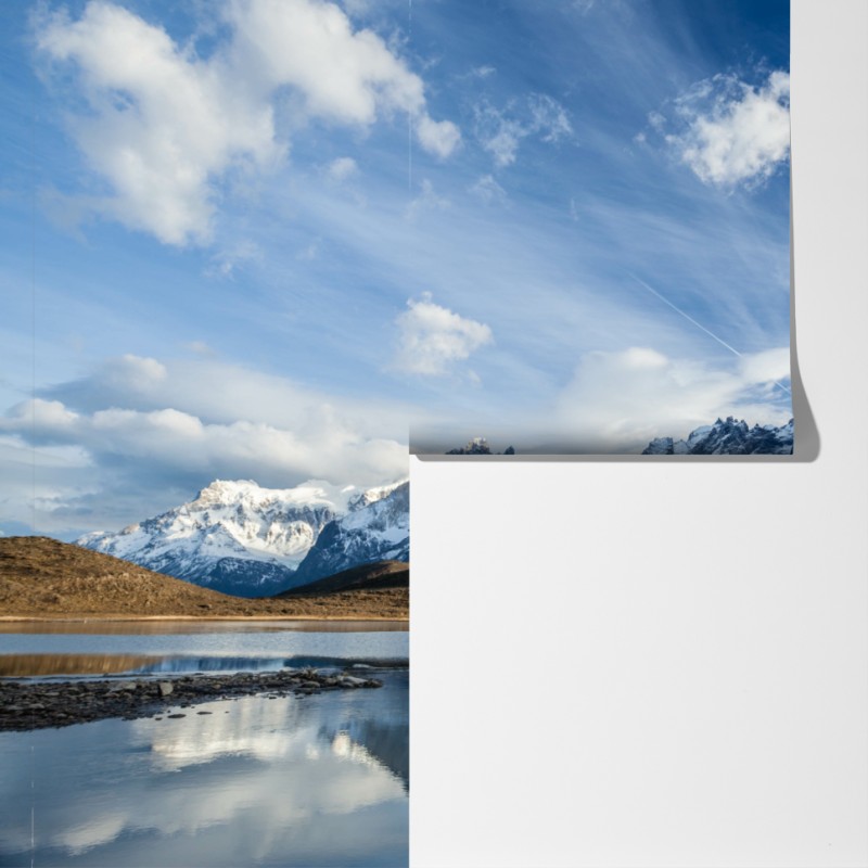 Fototapeta odbijające się góry nad spokojnym jeziorem – Wallissimo® Fototapeta odbijające się góry nad spokojnym jeziorem – Wallissimo®