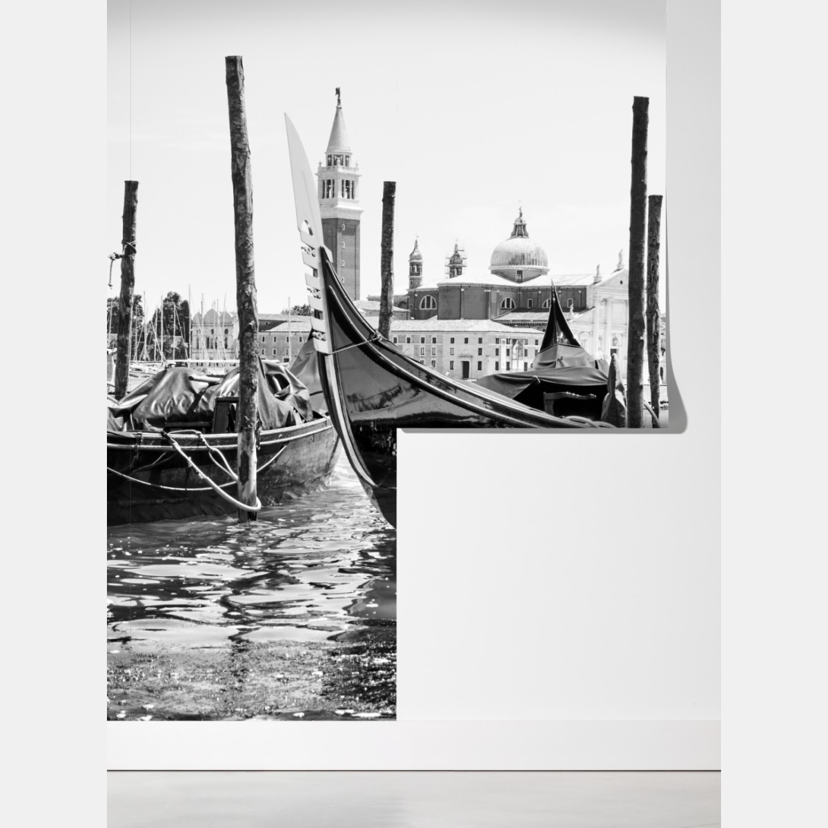 Fototapeta gondole przy kei w Wenecji – Wallissimo® Fototapeta gondole przy kei w Wenecji – Wallissimo®