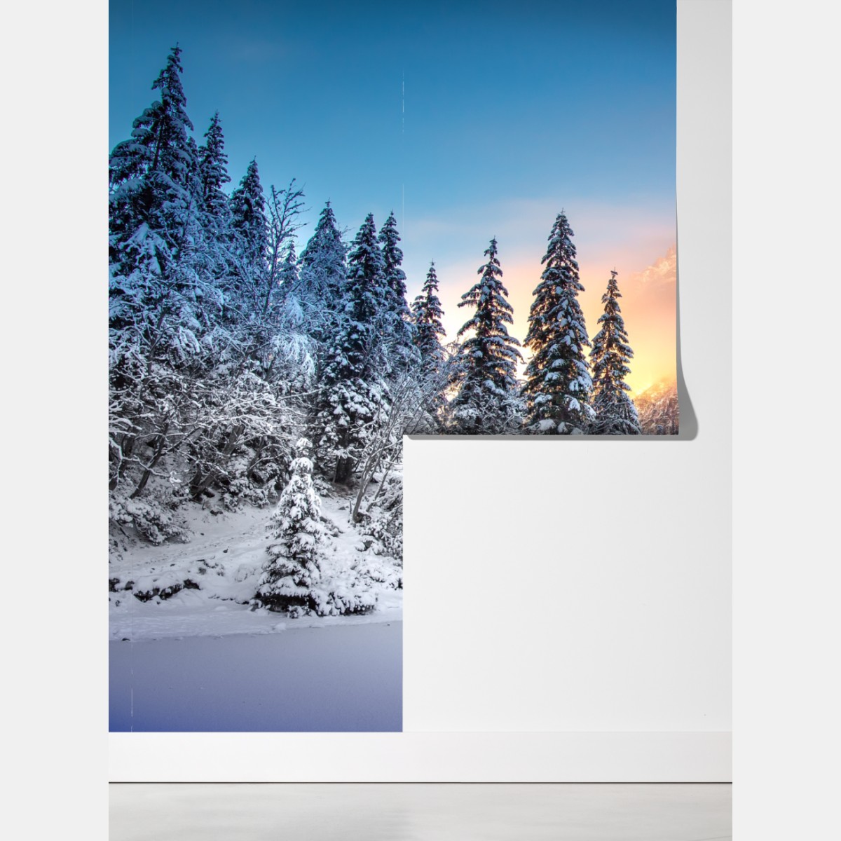 Fototapeta zima o wschodzie nad zaśnieżonym jeziorem górskim – Wallissimo® Fototapeta zima o wschodzie nad zaśnieżonym jeziorem górskim – Wallissimo®