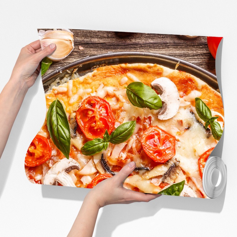 Fototapeta świeża pizza z bazylią i pomidorkami koktajlowymi – Wallissimo® Fototapeta świeża pizza z bazylią i pomidorkami koktajlowymi – Wallissimo®