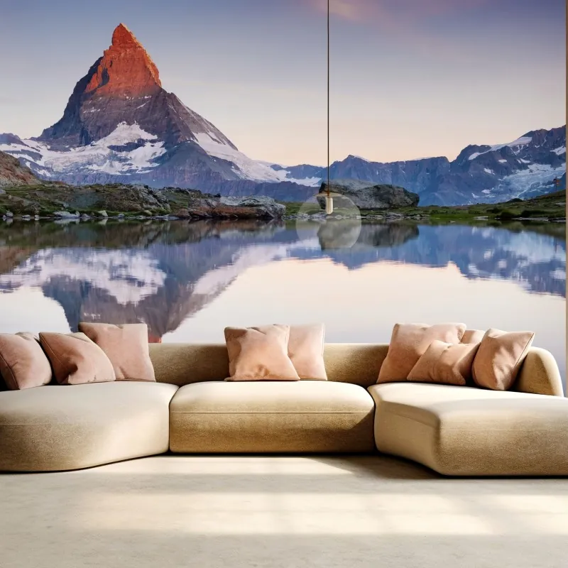 Fototapeta Matterhorn o wschodzie słońca nad alpejskim jeziorem