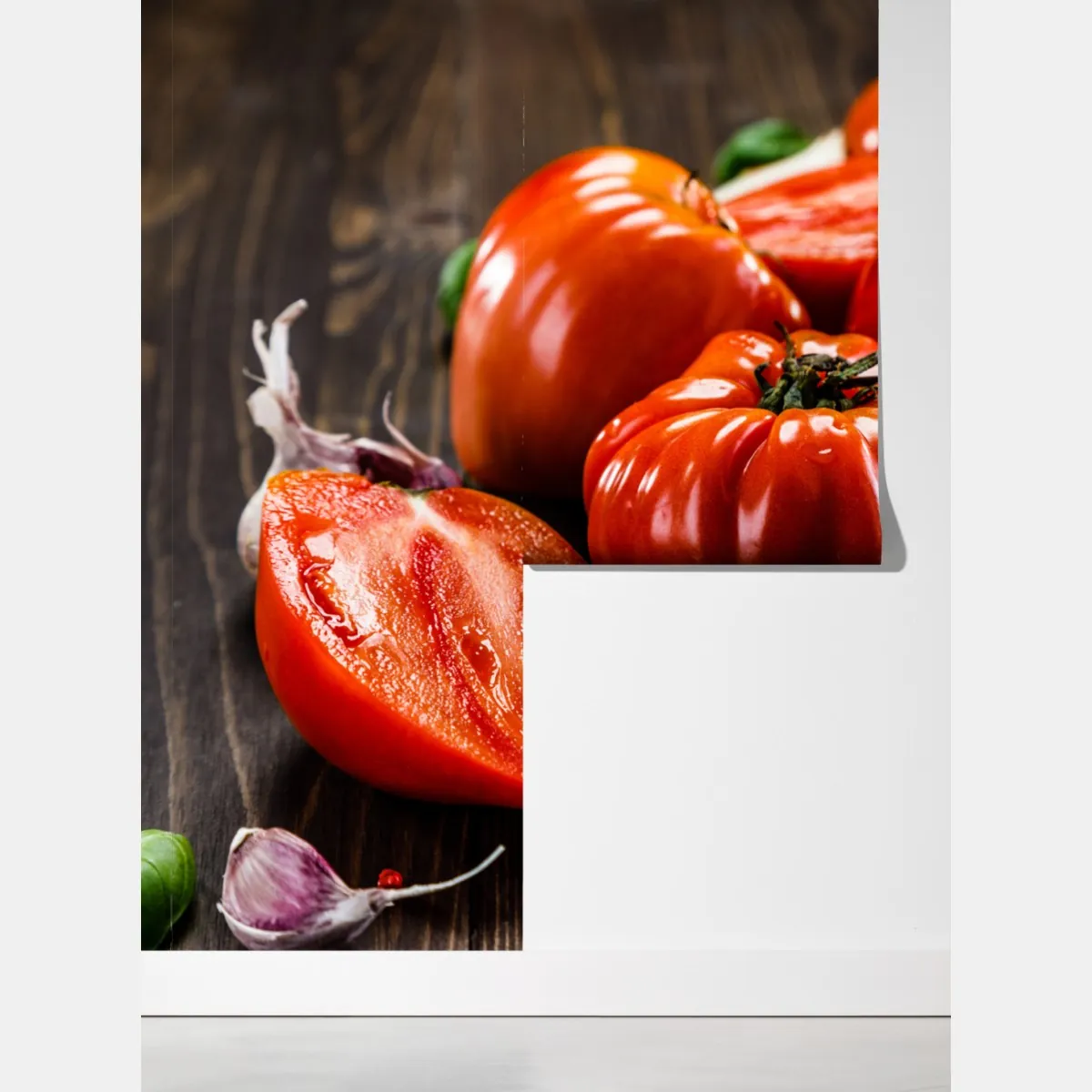 Fototapeta dojrzałe pomidory na rustykalnym stole – Wallissimo® Fototapeta dojrzałe pomidory na rustykalnym stole – Wallissimo®