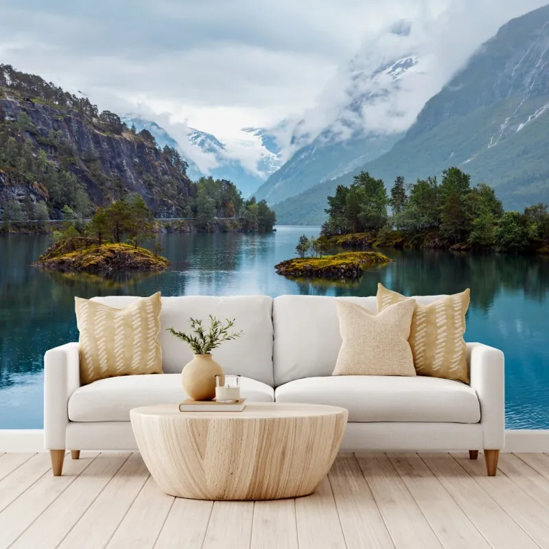 Fototapeta Lovatnet jezioro odbicie w mglistych górach Norwegii