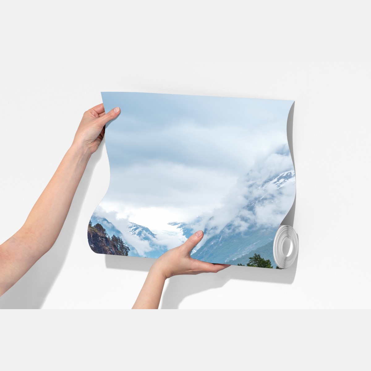 Fototapeta Lovatnet jezioro odbicie w mglistych górach Norwegii – Wallissimo® Fototapeta Lovatnet jezioro odbicie w mglistych górach Norwegii – Wallissimo®