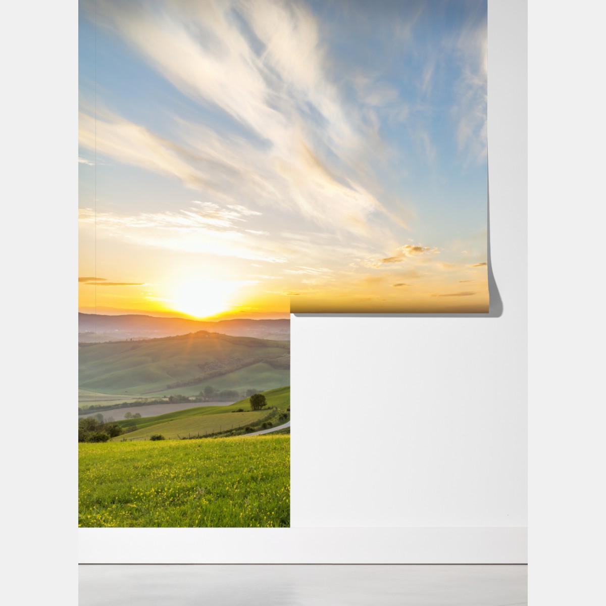 Fototapeta wschód słońca nad łąką we Włoszech – Wallissimo® Fototapeta wschód słońca nad łąką we Włoszech – Wallissimo®