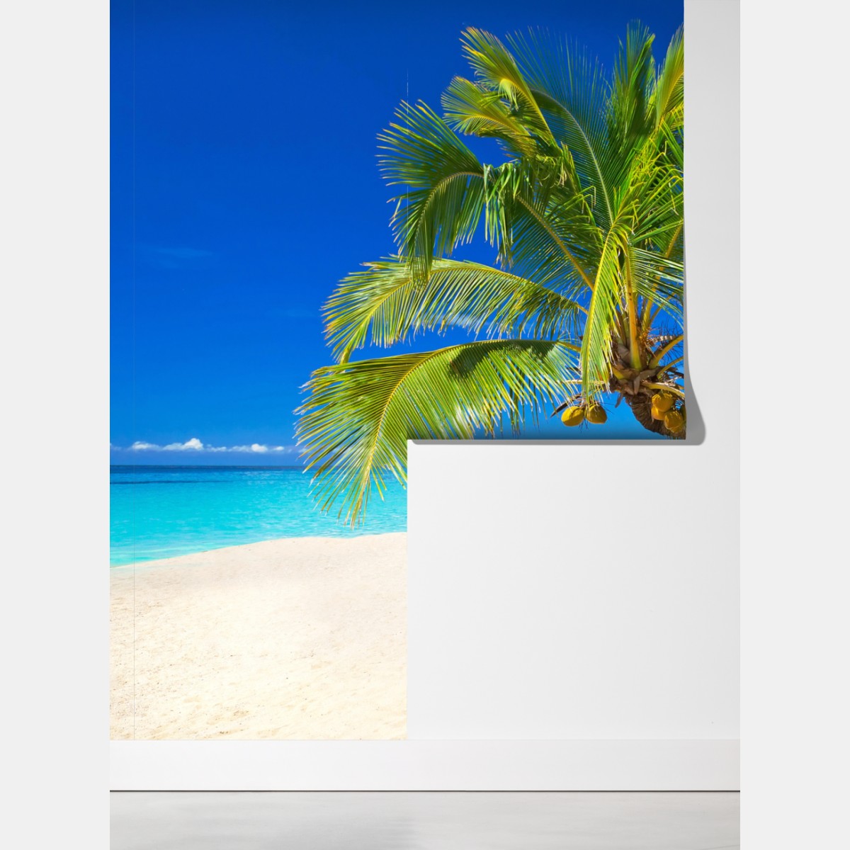 Fototapeta Morze Andamańskie tropikalna plaża z pochyloną palmą – Wallissimo® Fototapeta Morze Andamańskie tropikalna plaża z pochyloną palmą – Wallissimo®