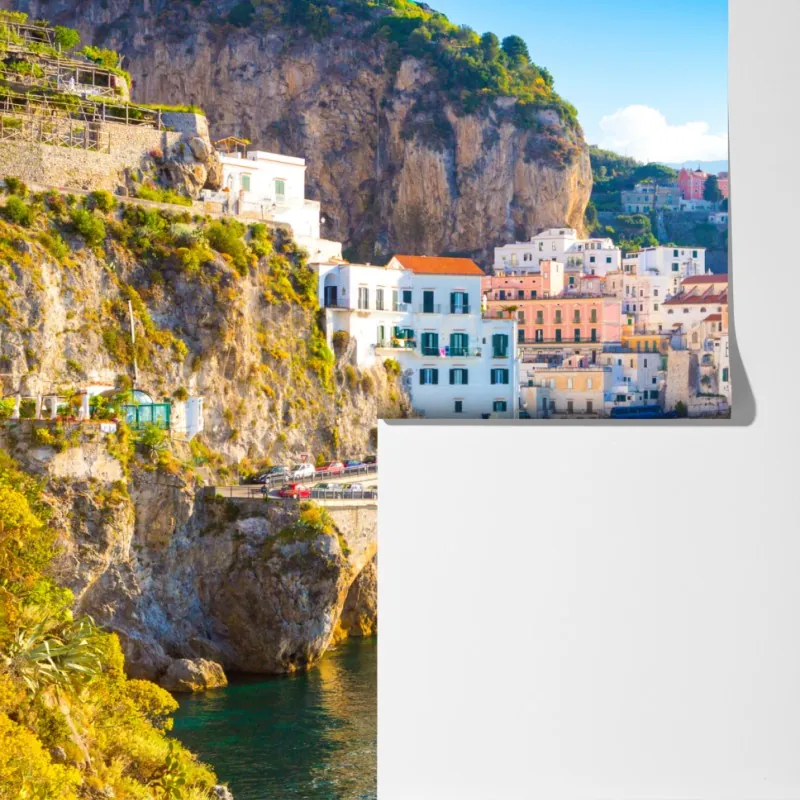Fototapeta słoneczna wioska na klifie Wybrzeże Amalfi – Wallissimo® Fototapeta słoneczna wioska na klifie Wybrzeże Amalfi – Wallissimo®