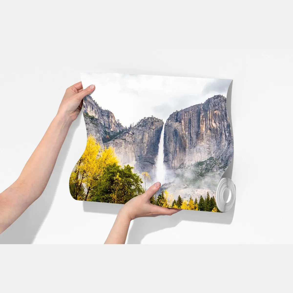 Fototapeta jesienna kładka prowadząca do wodospadu – Wallissimo® Fototapeta jesienna kładka prowadząca do wodospadu – Wallissimo®