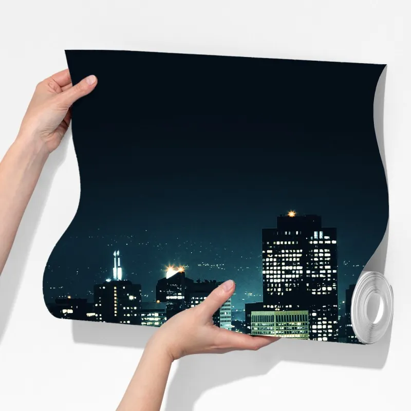 Fototapeta droga prowadząca do oświetlonej panoramy miasta nocą – Wallissimo® Fototapeta droga prowadząca do oświetlonej panoramy miasta nocą – Wallissimo®