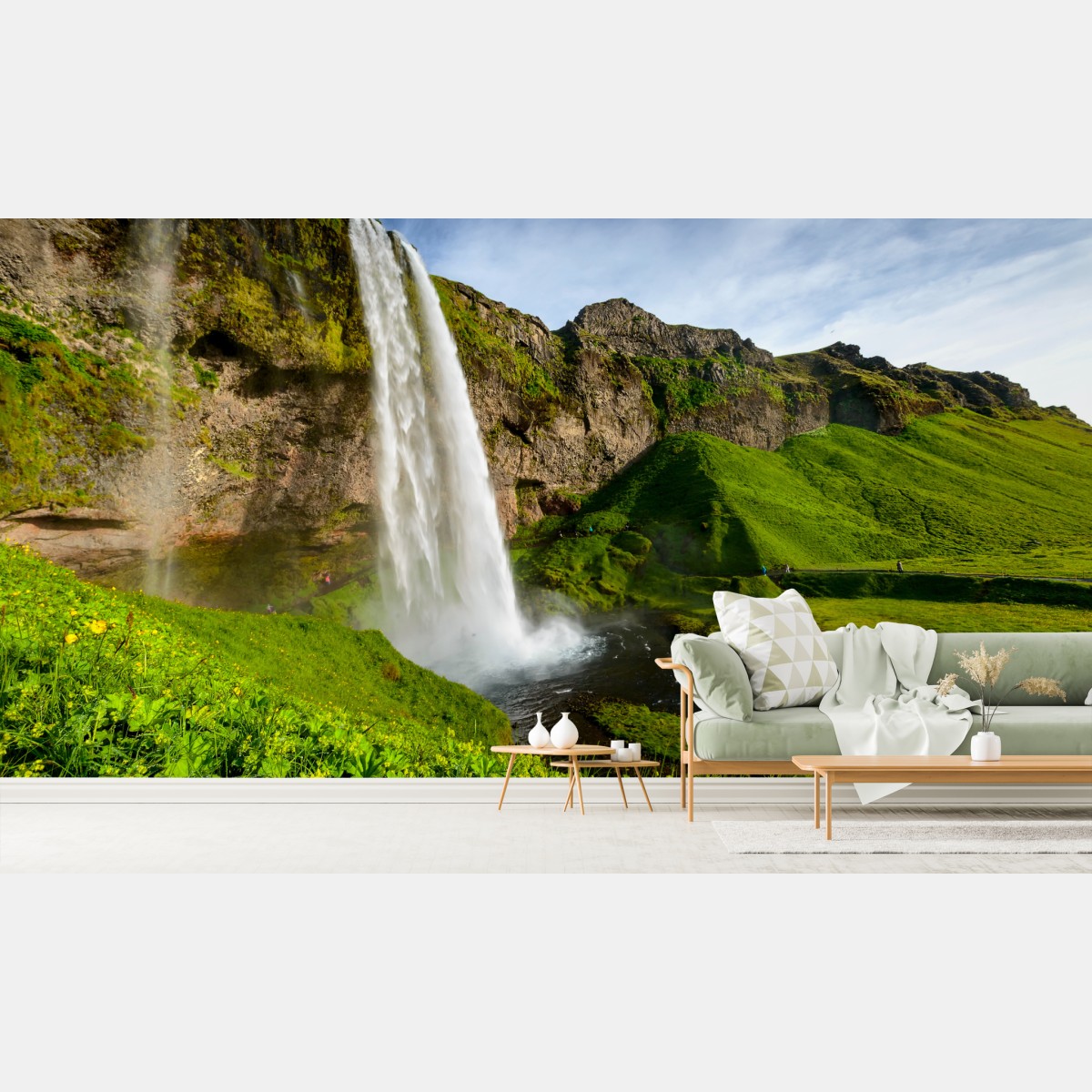 Wall mural Seljalandsfoss waterfall in Iceland