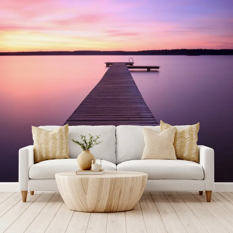 Fototapeta spokojny pastelowy zachód nad jeziorem z pomostem – Wallissimo® Fototapeta spokojny pastelowy zachód nad jeziorem z pomostem – Wallissimo®