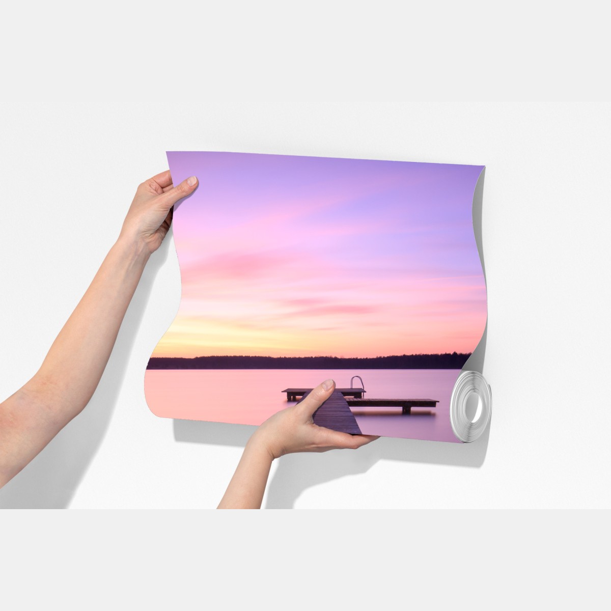 Fototapeta spokojny pastelowy zachód nad jeziorem z pomostem – Wallissimo® Fototapeta spokojny pastelowy zachód nad jeziorem z pomostem – Wallissimo®