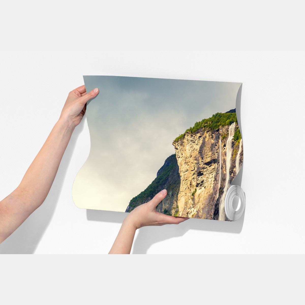 Fototapeta wodospady spływające po klifach fiordu – Wallissimo® Fototapeta wodospady spływające po klifach fiordu – Wallissimo®