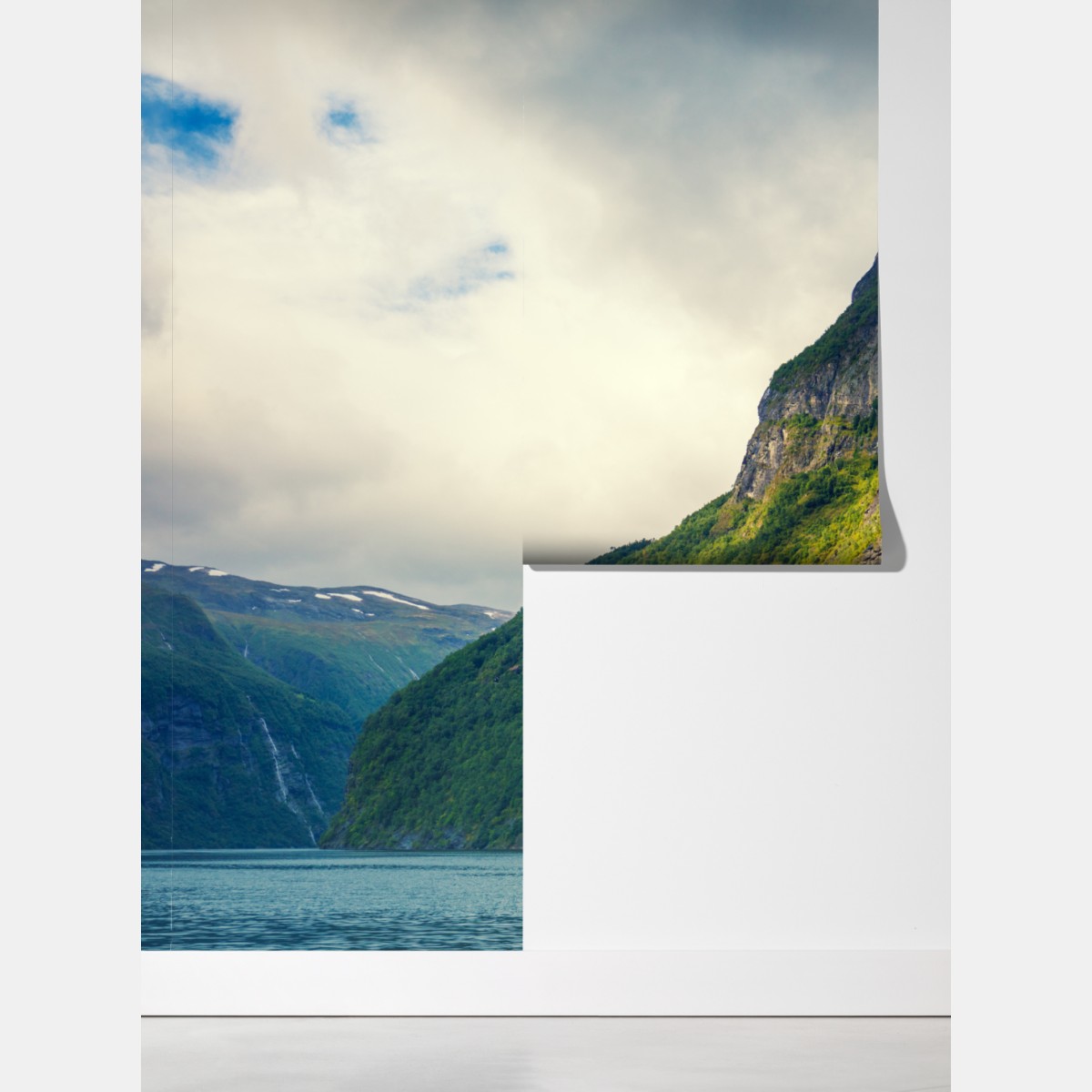 Fototapeta wodospady spływające po klifach fiordu – Wallissimo® Fototapeta wodospady spływające po klifach fiordu – Wallissimo®