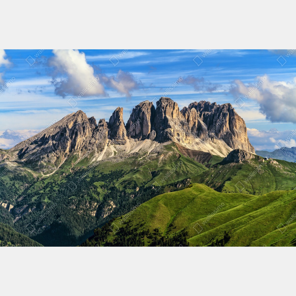 Fototapeta majestatyczna górska panorama z zielonymi wzgórzami – Wallissimo® Fototapeta majestatyczna górska panorama z zielonymi wzgórzami – Wallissimo®