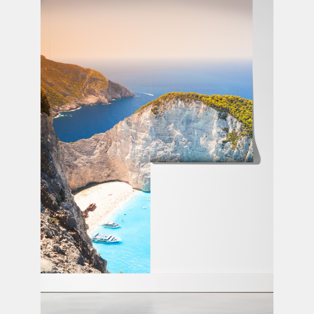 Fototapeta turkusowa zatoka na plaży Navagio, Zakynthos – Wallissimo® Fototapeta turkusowa zatoka na plaży Navagio, Zakynthos – Wallissimo®