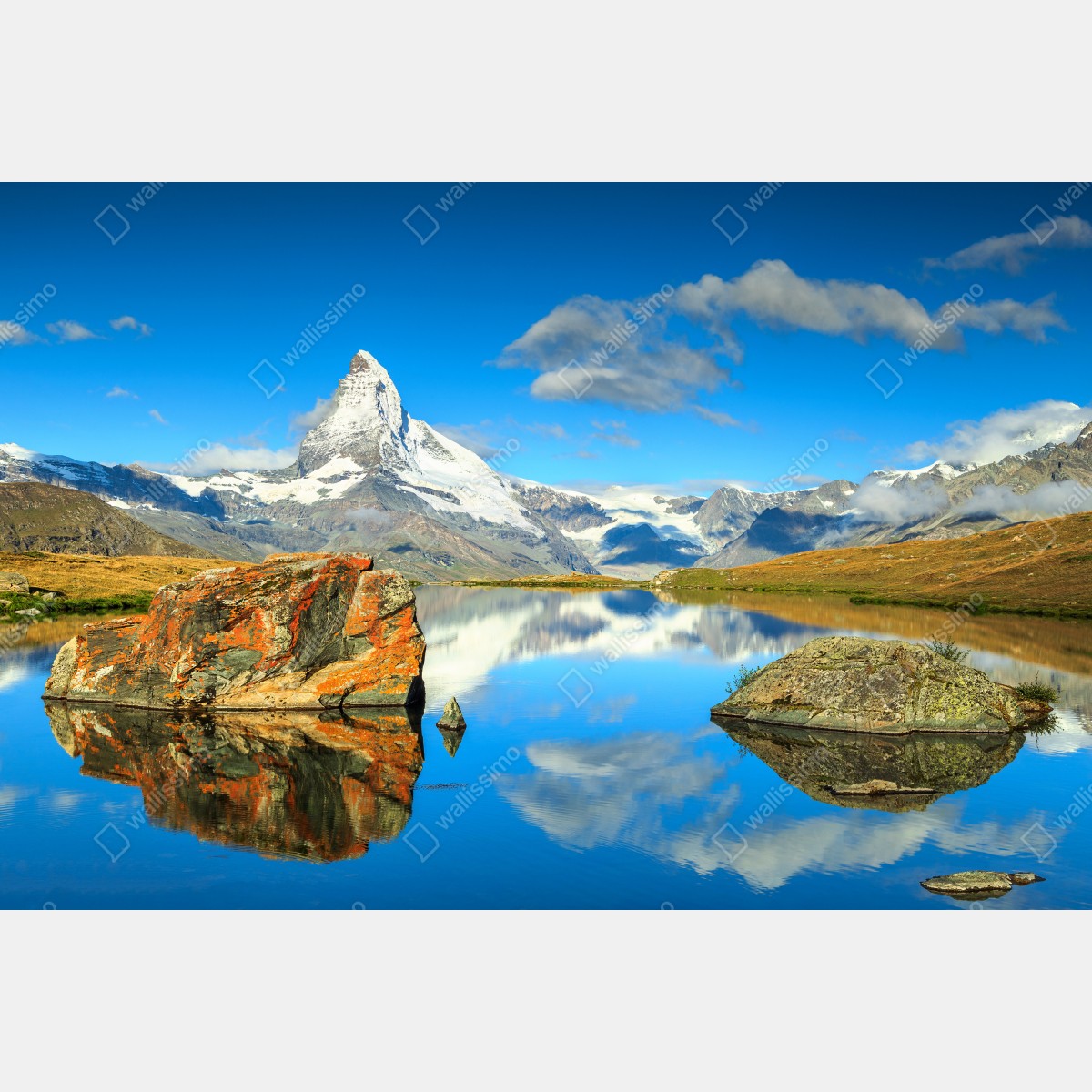 Fototapeta odbicie Matterhornu nad alpejskim jeziorem – Wallissimo® Fototapeta odbicie Matterhornu nad alpejskim jeziorem – Wallissimo®