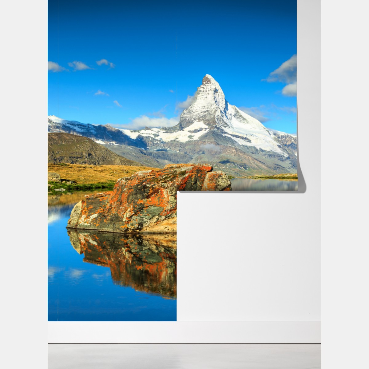 Fototapeta odbicie Matterhornu nad alpejskim jeziorem – Wallissimo® Fototapeta odbicie Matterhornu nad alpejskim jeziorem – Wallissimo®