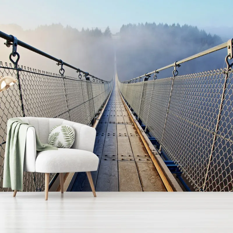Fototapeta mglisty wiszący most prowadzący w las – Wallissimo® Fototapeta mglisty wiszący most prowadzący w las – Wallissimo®