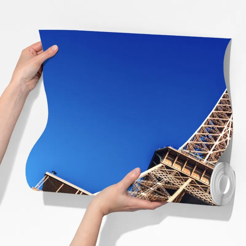 Fototapeta Wieża Eiffla z bliska w Paryżu – Wallissimo® Fototapeta Wieża Eiffla z bliska w Paryżu – Wallissimo®