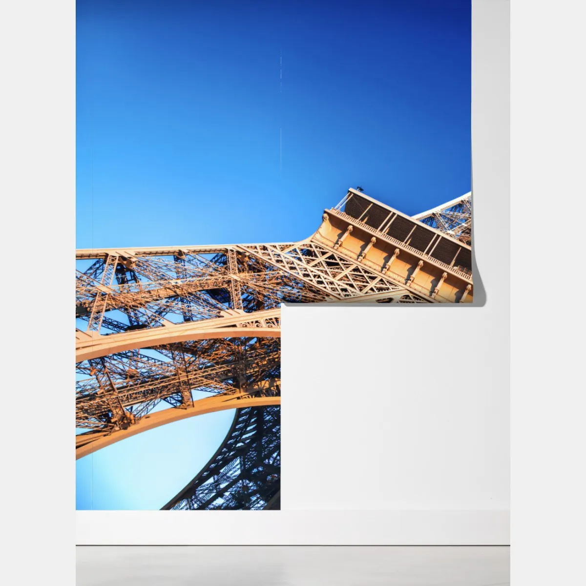 Fototapeta Wieża Eiffla z bliska w Paryżu – Wallissimo® Fototapeta Wieża Eiffla z bliska w Paryżu – Wallissimo®