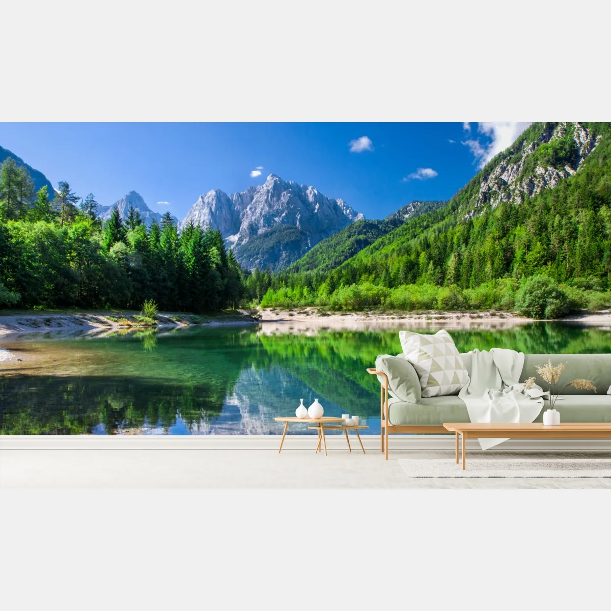 Fototapeta alpejskie jezioro z odbiciem w zielonych górach – Wallissimo® Fototapeta alpejskie jezioro z odbiciem w zielonych górach – Wallissimo®