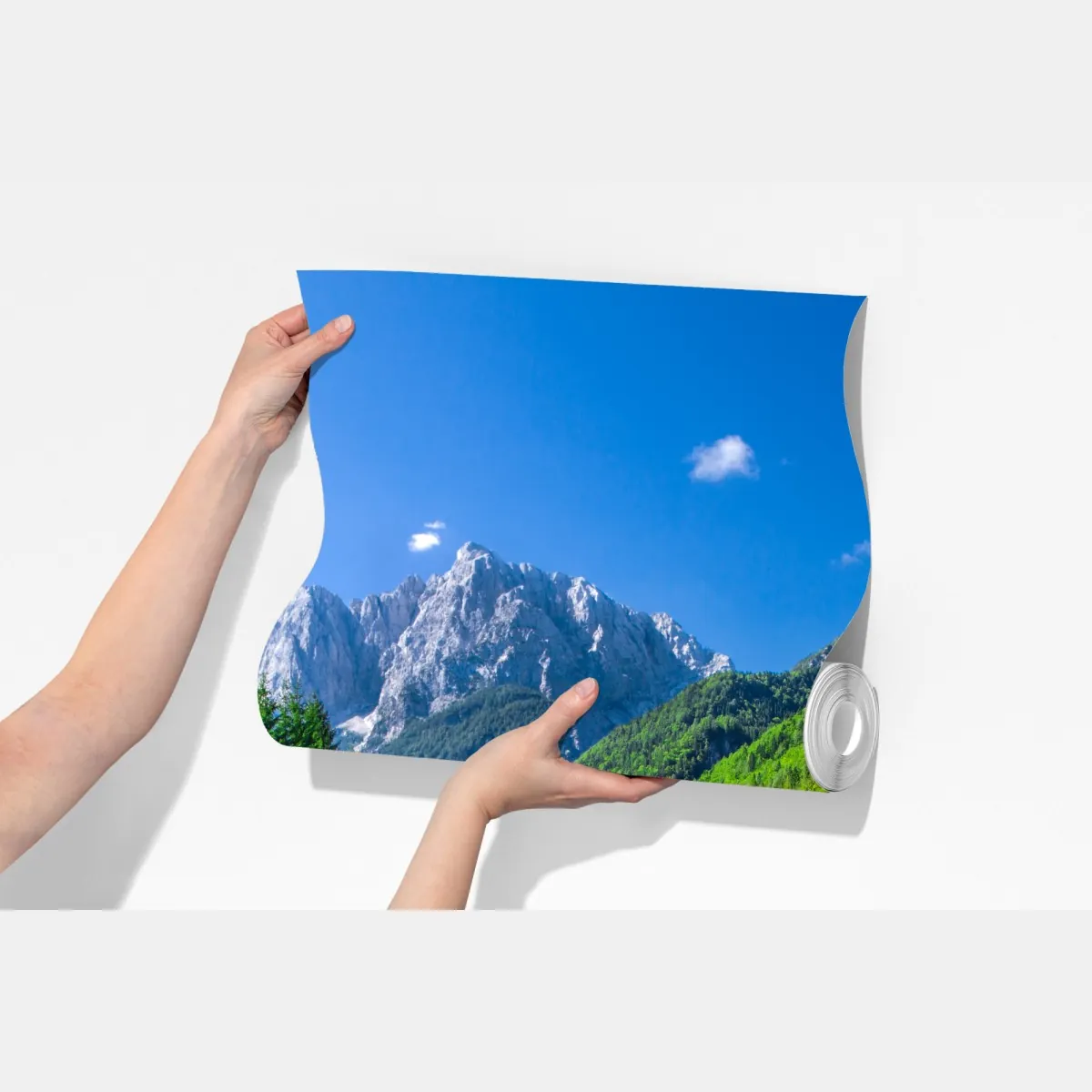 Fototapeta alpejskie jezioro z odbiciem w zielonych górach – Wallissimo® Fototapeta alpejskie jezioro z odbiciem w zielonych górach – Wallissimo®