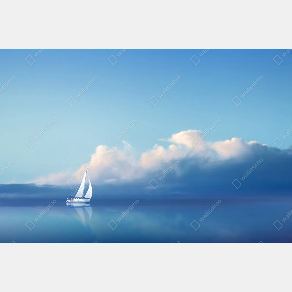 Fototapeta żaglówka na spokojnym niebieskim morzu – Wallissimo® Fototapeta żaglówka na spokojnym niebieskim morzu – Wallissimo®